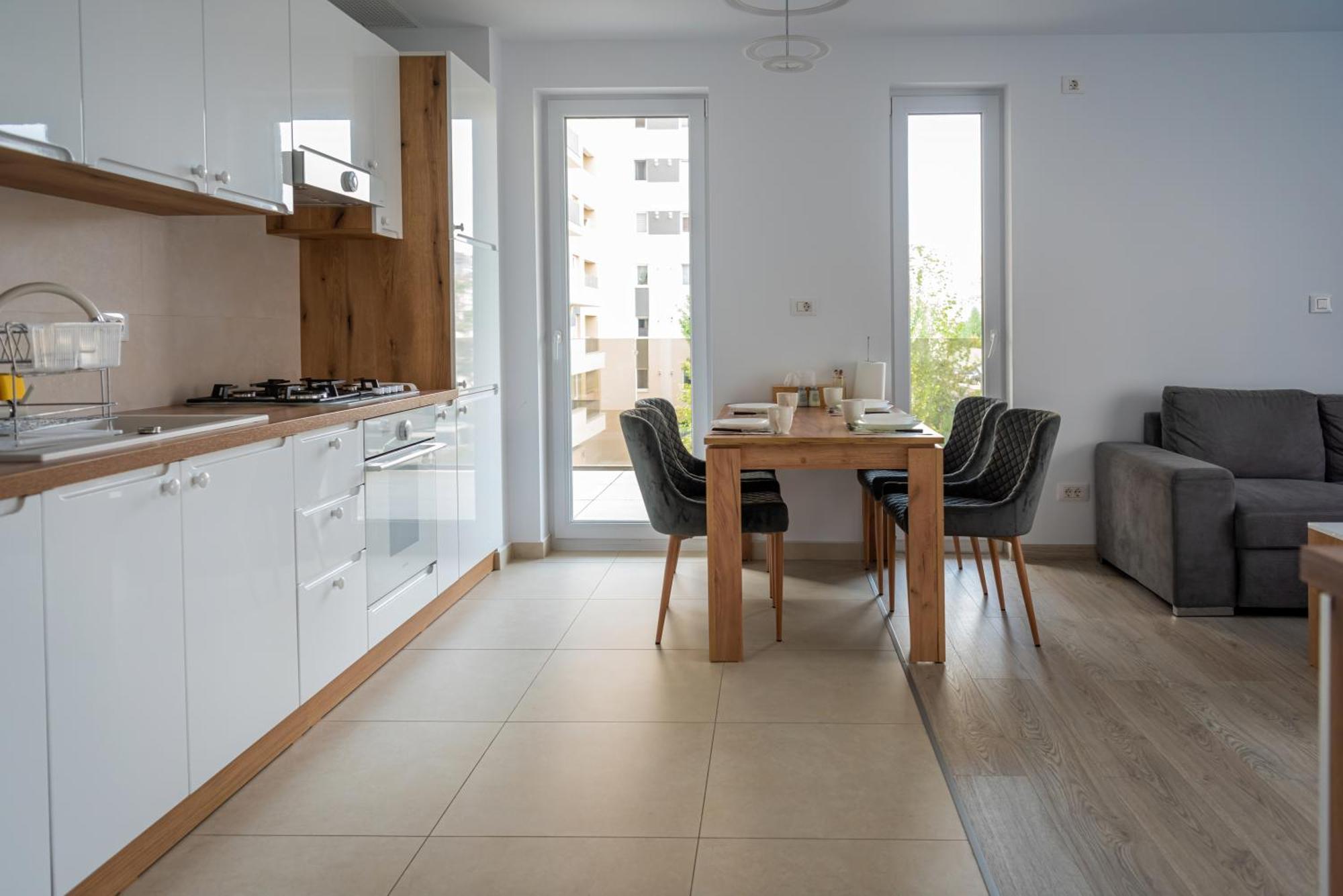 Jad - Urban Plaza - Luxury 3 & 2 Apartment