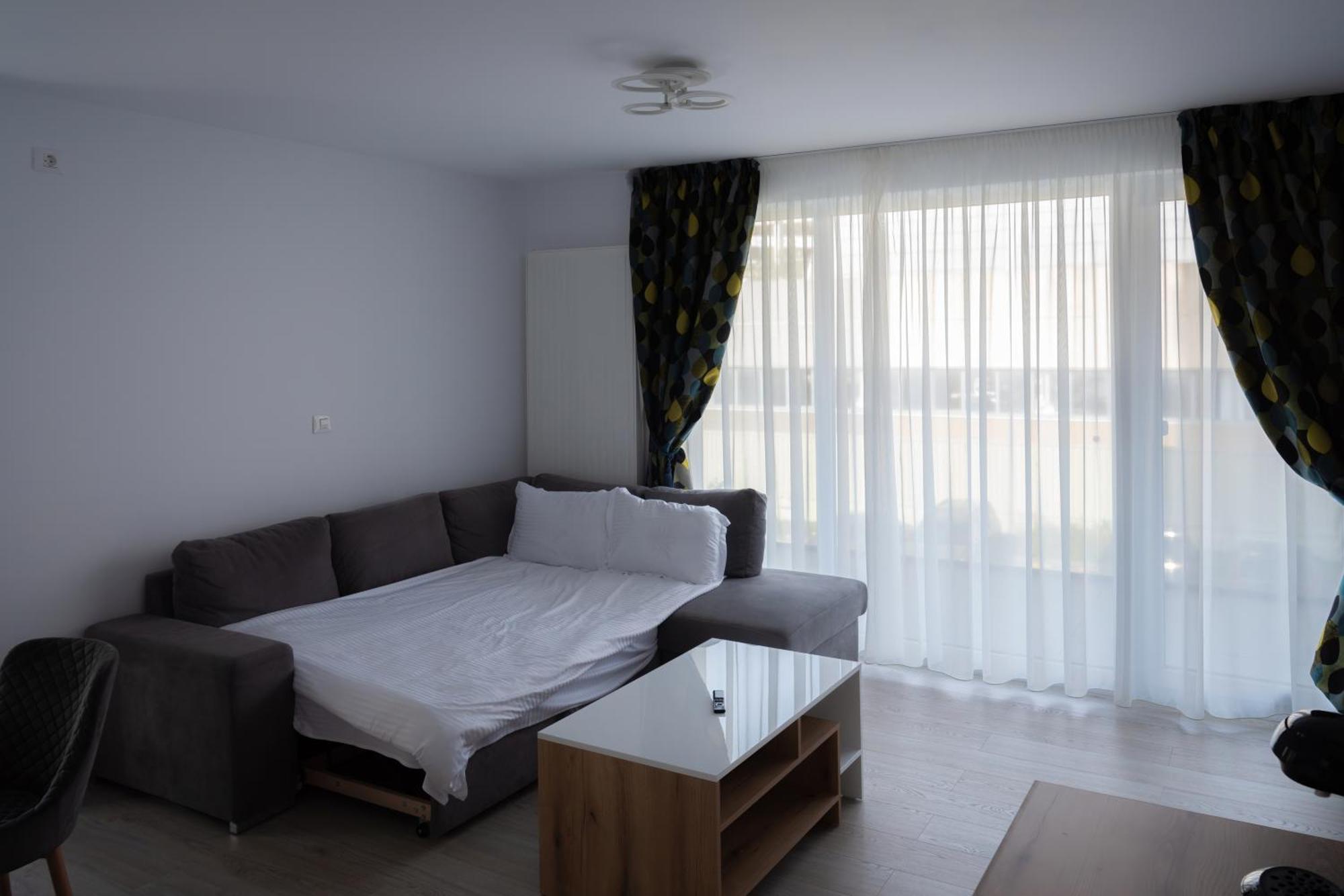 Jad - Urban Plaza - Luxury 3 & 2 *