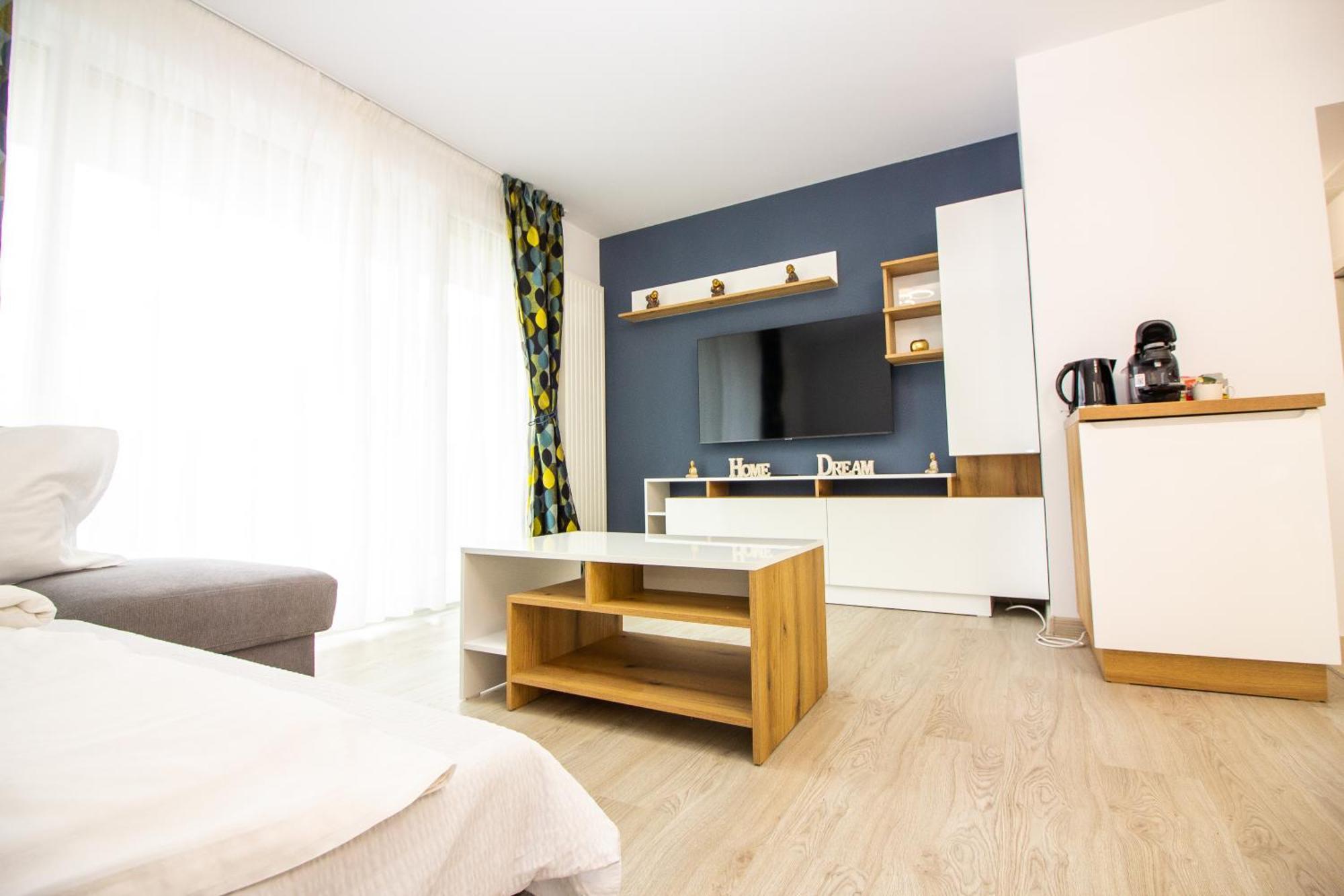 Apartment Jad - Urban Plaza - Luxury 3 & 2
