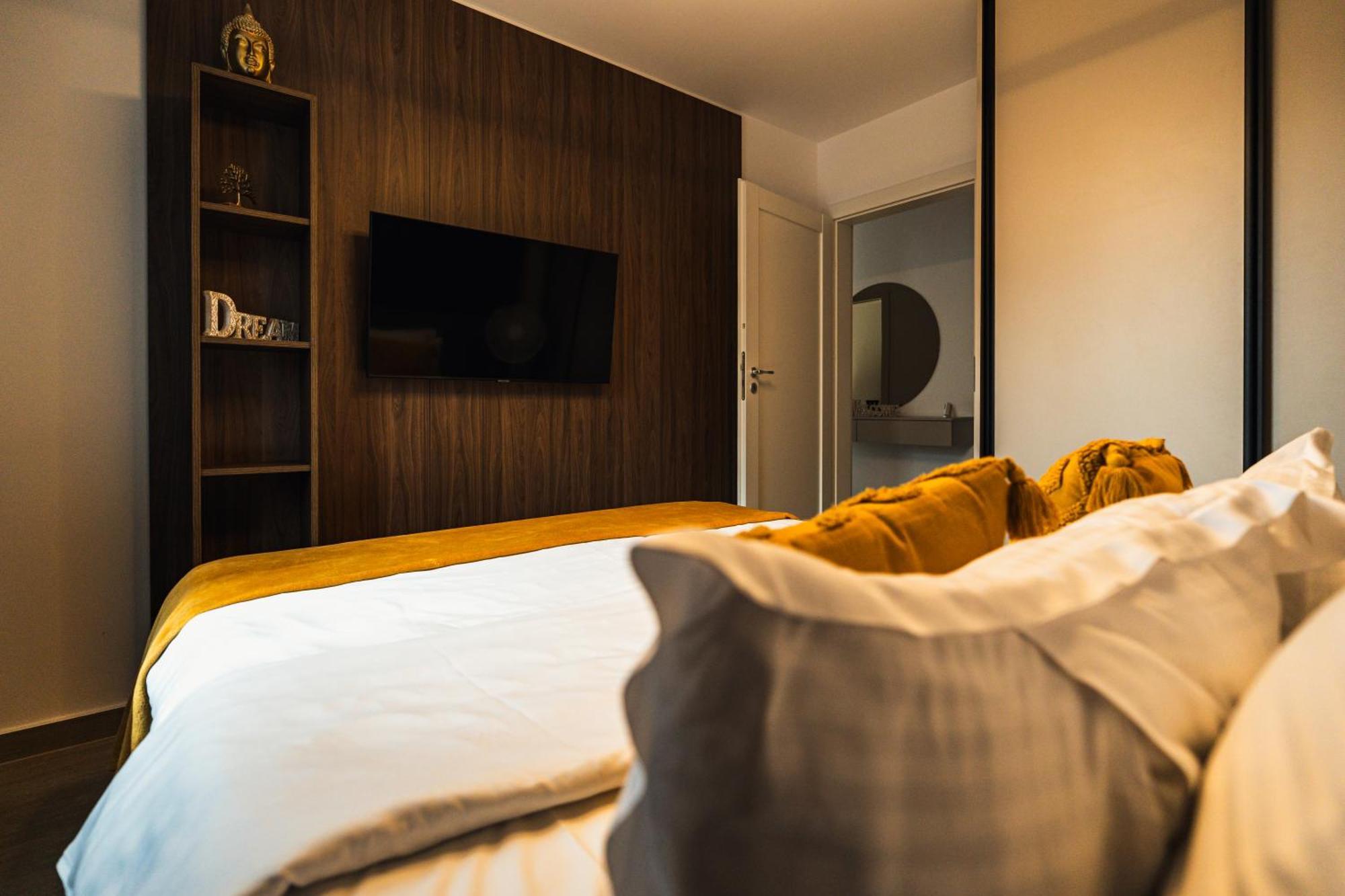 Appartamento Jad - Urban Plaza - Luxury 3 & 2 Braşov