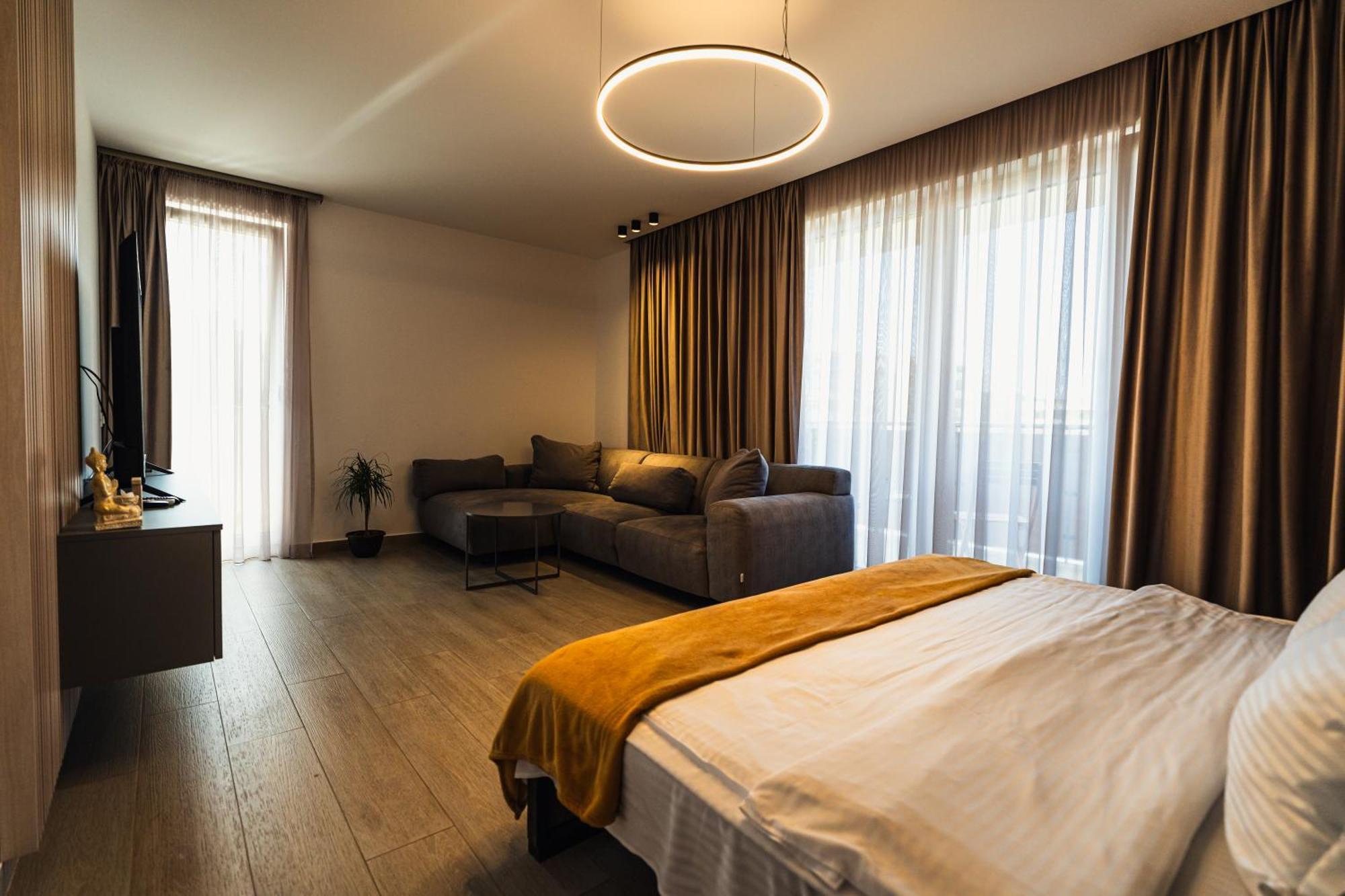Appartamento Jad - Urban Plaza - Luxury 3 & 2 Braşov