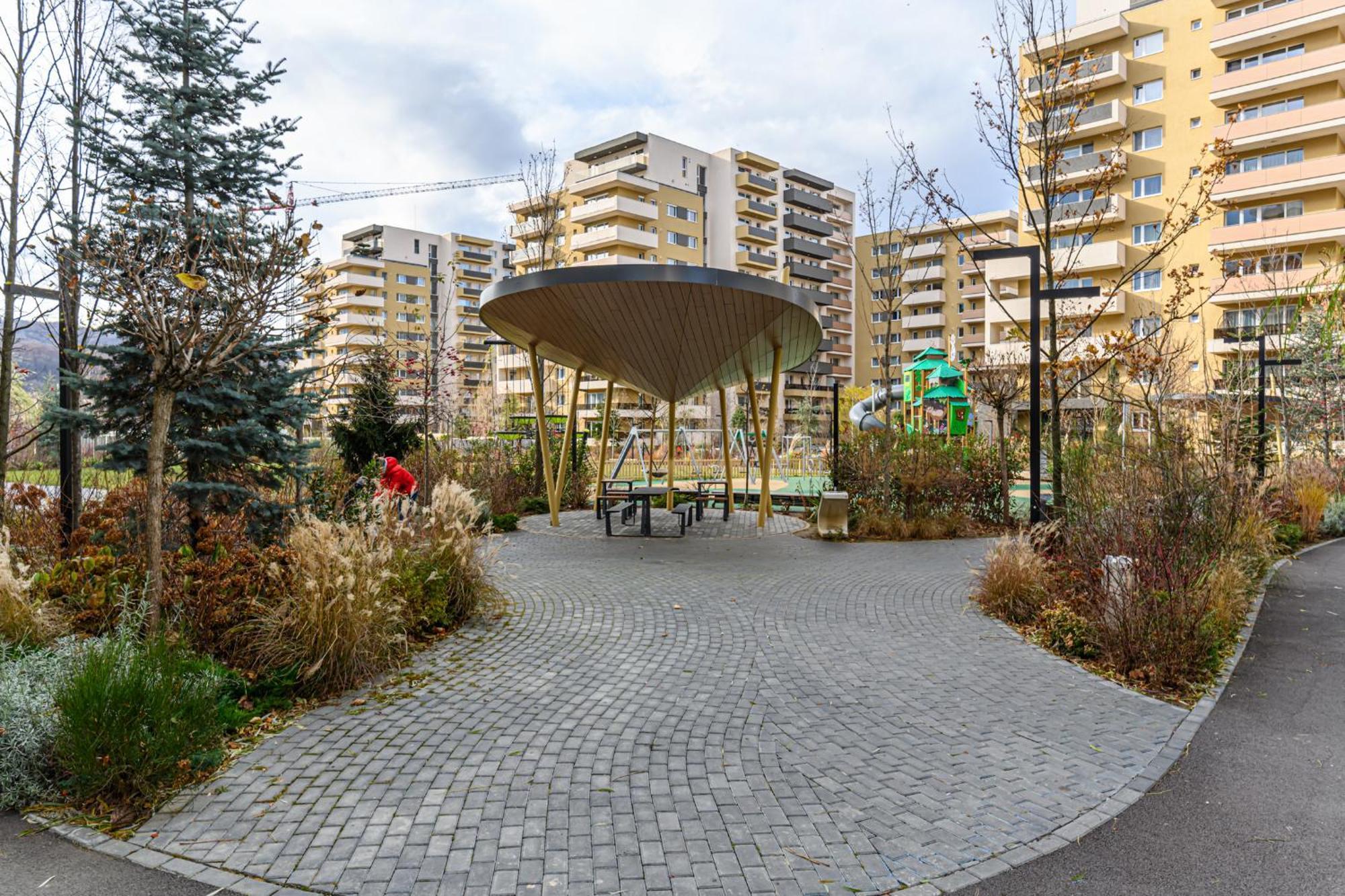 Jad - Urban Plaza - Luxury 3 & 2 *