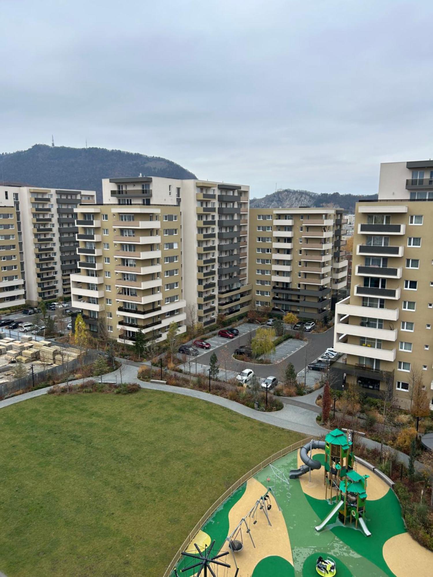 Jad - Urban Plaza - Luxury 3 & 2 Appartamento Braşov