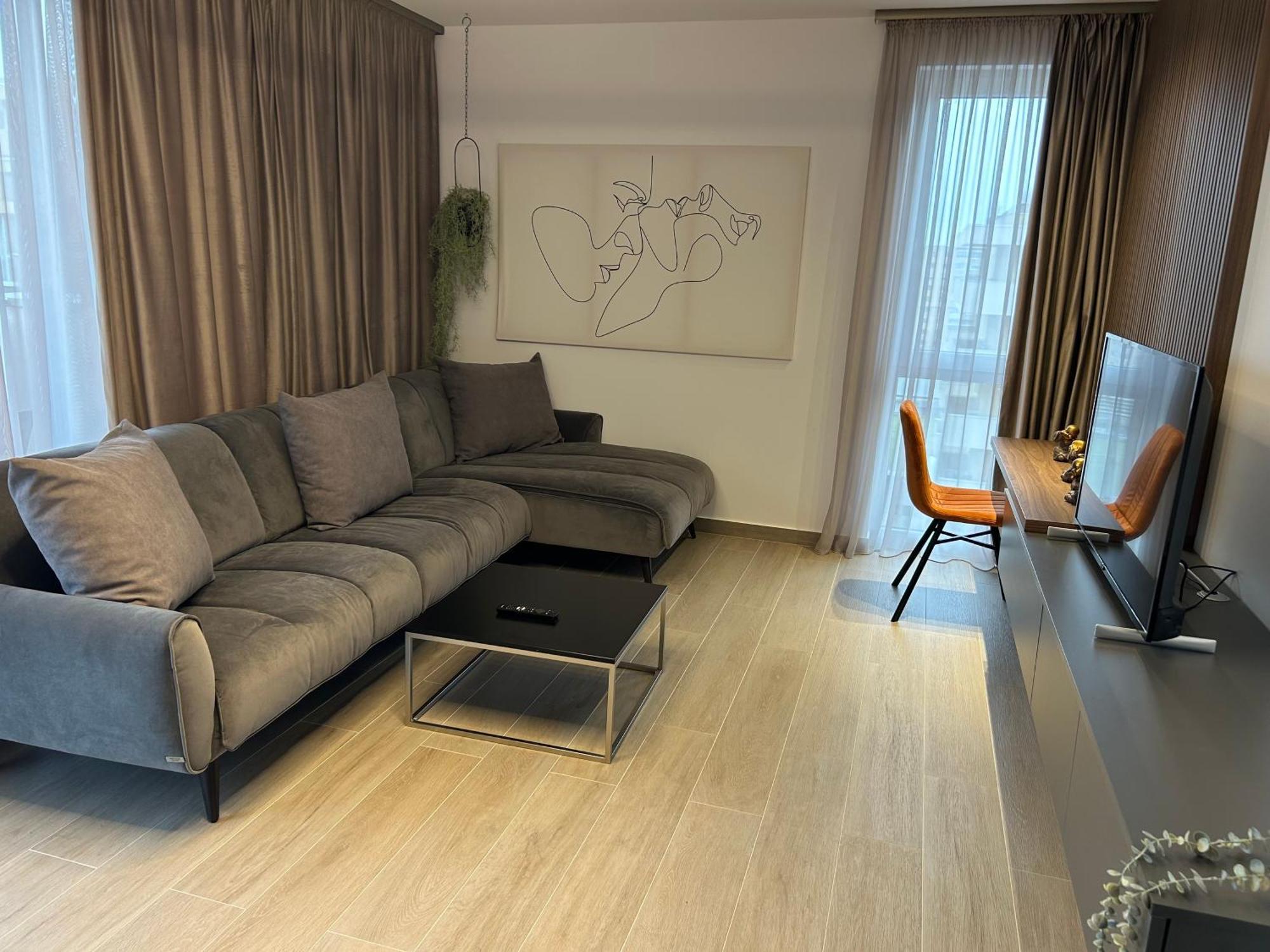 Appartamento Jad - Urban Plaza - Luxury 3 & 2