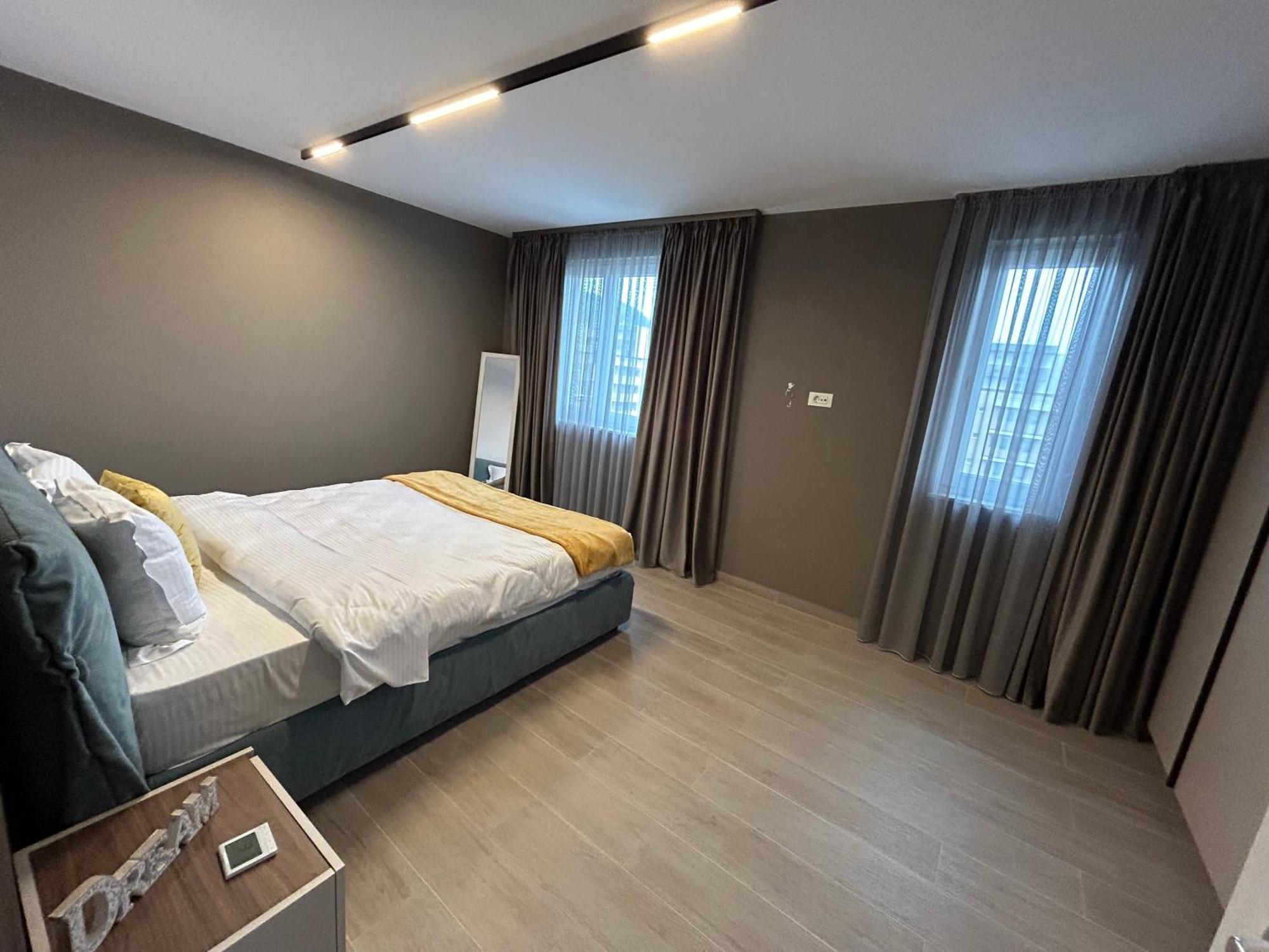 Appartamento Jad - Urban Plaza - Luxury 3 & 2 *
